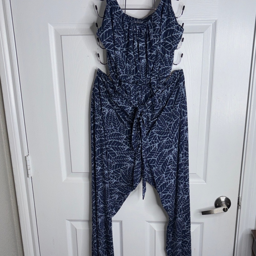 Market & Spruce Blue and White Jumpsuit - Picture 3 of 5